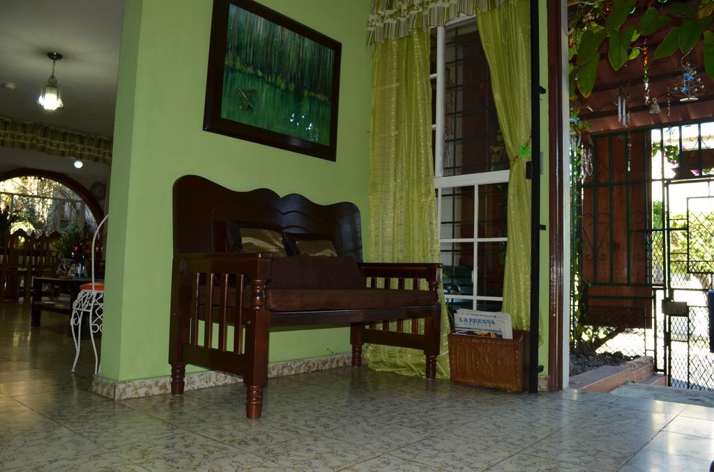 Hotel Oasis San Salvador Exterior photo
