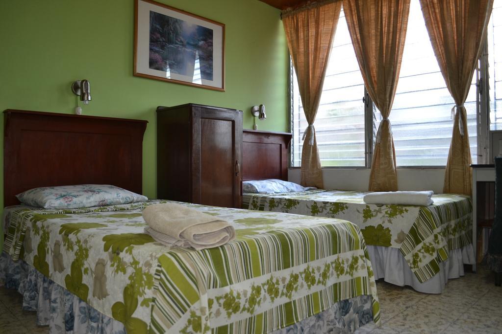 Hotel Oasis San Salvador Room photo